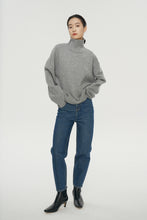 画像をギャラリービューアに読み込む, Phoebe Premier Merino Wool Oversized Turtleneck Sweater