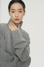 画像をギャラリービューアに読み込む, Phoebe Premier Merino Wool Oversized Turtleneck Sweater