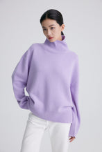 画像をギャラリービューアに読み込む, Phoebe Premier Merino Wool Oversized Turtleneck Sweater
