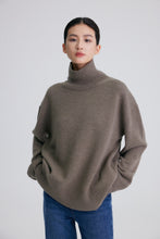 画像をギャラリービューアに読み込む, Phoebe Premier Merino Wool Oversized Turtleneck Sweater