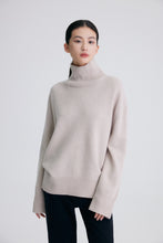 画像をギャラリービューアに読み込む, Phoebe Premier Merino Wool Oversized Turtleneck Sweater