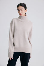 画像をギャラリービューアに読み込む, Phoebe Premier Merino Wool Oversized Turtleneck Sweater