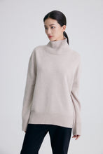 画像をギャラリービューアに読み込む, Phoebe Premier Merino Wool Oversized Turtleneck Sweater