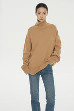 画像をギャラリービューアに読み込む, Phoebe Premier Merino Wool Oversized Turtleneck Sweater