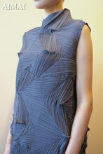 将图片加载到图库查看器,Cone Shadow Structured Dress