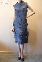 将图片加载到图库查看器,Cone Shadow Structured Dress