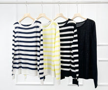 将图片加载到图库查看器,ÀIMAI JPG Classic Vitage Strip Merino Sweater