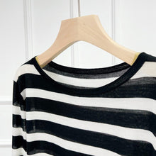 将图片加载到图库查看器,ÀIMAI JPG Classic Vitage Strip Merino Sweater