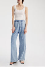 将图片加载到图库查看器,Breeze Merino U-Neck Tank Knit Top