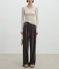 将图片加载到图库查看器,Serein Seamless Super Extra Fine Merino Wool U-neck Long Sleeve Sweater