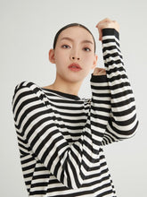 Cargar imagen en el visor de la galería, Lisa Striped Knit Extra Fine Merino Round Neck Sweater