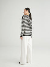 Cargar imagen en el visor de la galería, Lisa Striped Knit Extra Fine Merino Round Neck Sweater