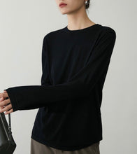将图片加载到图库查看器,Lisa Extra Fine Merino Round Neck Long Sleeve Sweater