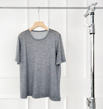 Load image into Gallery viewer, Amor Deluxe Pure Cashmere Knit Tee