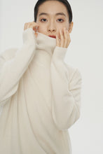 Load image into Gallery viewer, Kate Premier Cashmere Merino Wool Turtleneck Sweater