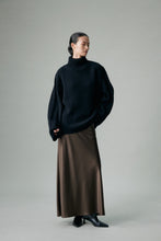 Load image into Gallery viewer, Cambridge Wool-Cashmere Oversized Turtleneck Sweater