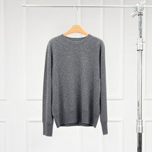 Load image into Gallery viewer, Clara Seamless Premier Cashmere Crew Neck Sweater
