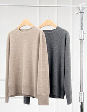 Load image into Gallery viewer, Clara Seamless Premier Cashmere Crew Neck Sweater