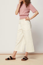 Load image into Gallery viewer, Pringle Sculpted Cashmere Short-Sleeve Knit Top