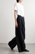 Charger l'image dans la galerie, Ashton Round Neck Short Sleeve T-Shirt