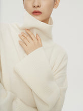 将图片加载到图库查看器,AURORA Heavyweight Cashmere Turtleneck Sweater