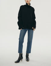将图片加载到图库查看器,AURORA Heavyweight Cashmere Turtleneck Sweater