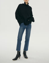 将图片加载到图库查看器,AURORA Heavyweight Cashmere Turtleneck Sweater