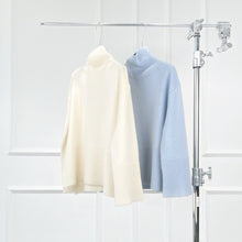 将图片加载到图库查看器,AURORA Heavyweight Cashmere Turtleneck Sweater