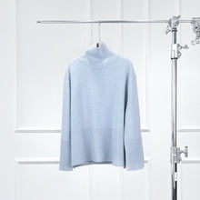 将图片加载到图库查看器,AURORA Heavyweight Cashmere Turtleneck Sweater