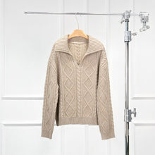 Cargar imagen en el visor de la galería, Allison Heavyweight Premier Merino Wool Twisted V-Neck Sweater