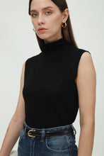 画像をギャラリービューアに読み込む, Bokkai Extra Fine Merino Wool Pile Neck Sleeveless Vest