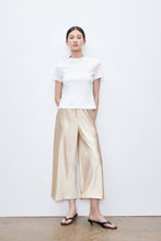 Charger l'image dans la galerie, Jade Tee Small High Round Neck