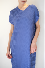 将图片加载到图库查看器,Flowing Plaid Dress