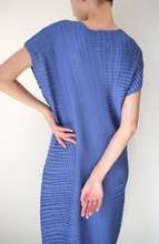 将图片加载到图库查看器,Flowing Plaid Dress