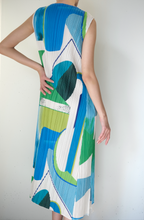 将图片加载到图库查看器,Flowing Colors Dress