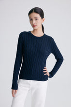 将图片加载到图库查看器,Classic Cable Round Neck Cable Knit Sweater