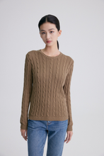 将图片加载到图库查看器,Classic Cable Round Neck Cable Knit Sweater