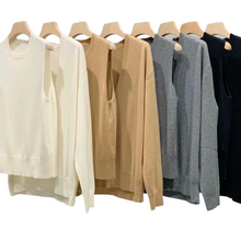 将图片加载到图库查看器,ÀIMAI Classic Cashmere V-Neck Sweater Set