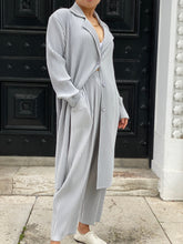 Cargar imagen en el visor de la galería, Goffer Trench Coat