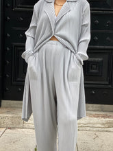 Cargar imagen en el visor de la galería, Goffer Trench Coat