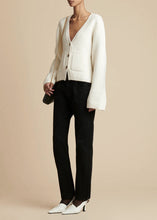 Charger l'image dans la galerie, Scarlet Heavyweight Premier Cashmere Cardigan