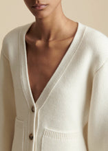 Charger l'image dans la galerie, Scarlet Heavyweight Premier Cashmere Cardigan