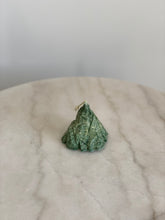 将图片加载到图库查看器,Jade Mountain Scene Candle