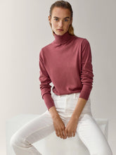 Cargar imagen en el visor de la galería, Andrett Turtleneck Extra Fine Merino Sweater
