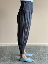 Load image into Gallery viewer, Goffer Balloon Cropped Trousers