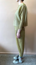 Load image into Gallery viewer, Goffer Gilda Pleated Blouse