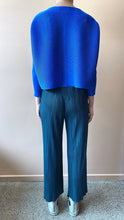 Load image into Gallery viewer, Goffer Gilda Pleated Blouse
