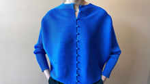 Load image into Gallery viewer, Goffer Gilda Pleated Blouse