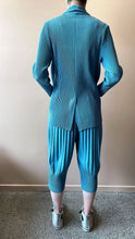 Cargar imagen en el visor de la galería, Goffer Newton Blazer