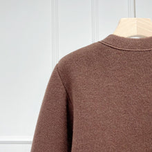 Cargar imagen en el visor de la galería, Scarlet Premium Heavyweight Merino Wool Cardigan